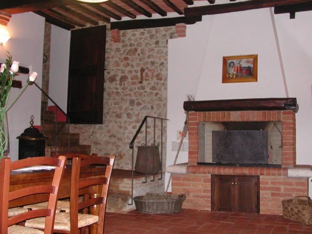 Гостевой дом Casale Il Colombaio Di Toiano Valli Номер фото